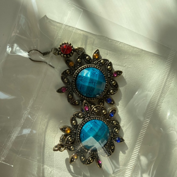 Vintage Earrings - Picture 2 of 2